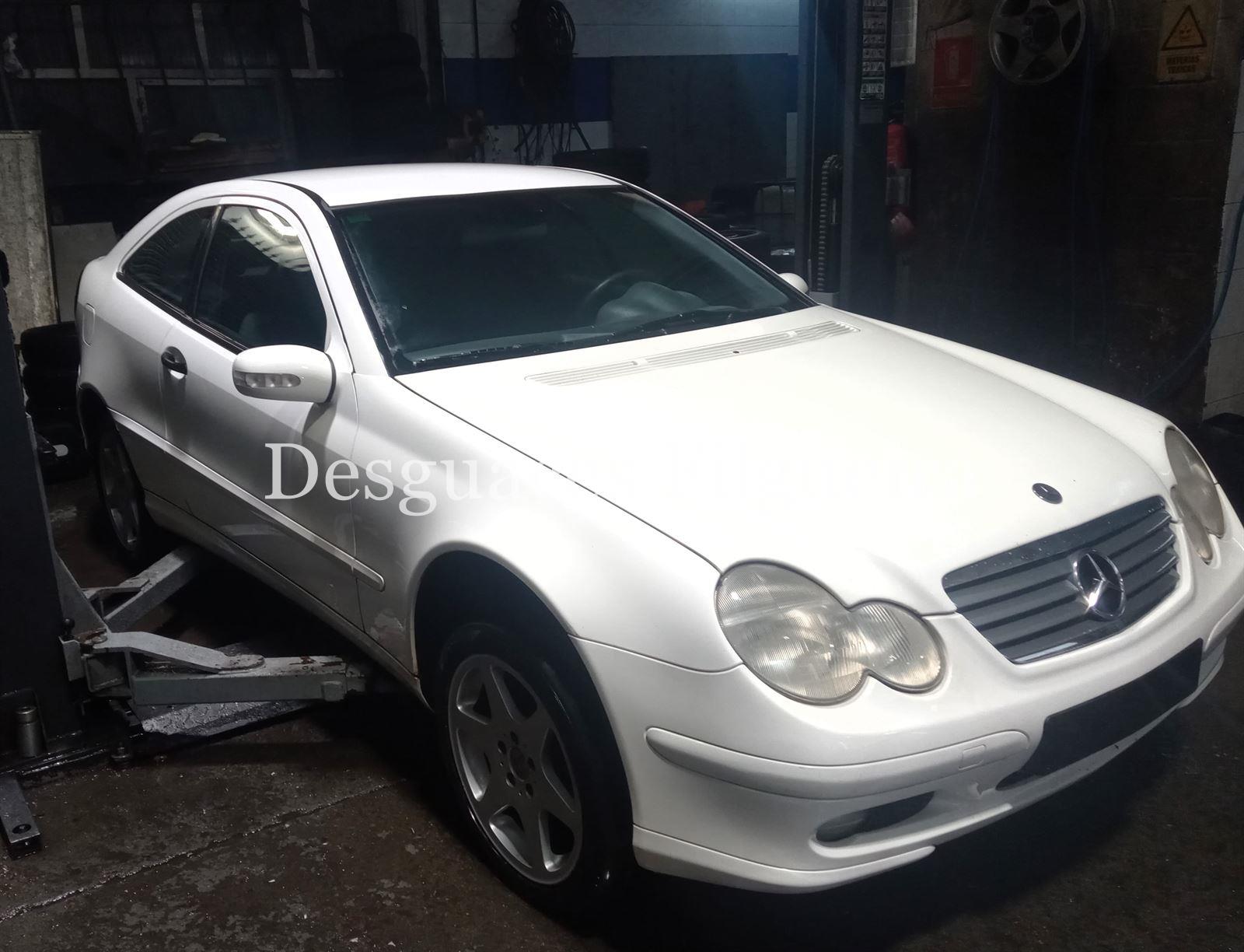 Despiece de Mecedes-Benz Clase C SportCoupe 2.2 C 220 CDI, 143 cv, Código de motor OM 611.962, año 2001. - Imagen 8