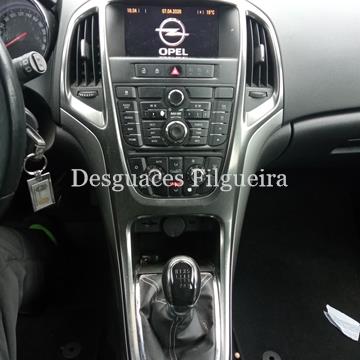 Despiece de Opel Astra J Berlina 1.7 Cosmo CDTI, 110 cv, código de motor A 17 DTR, año 2012. - Imagen 2
