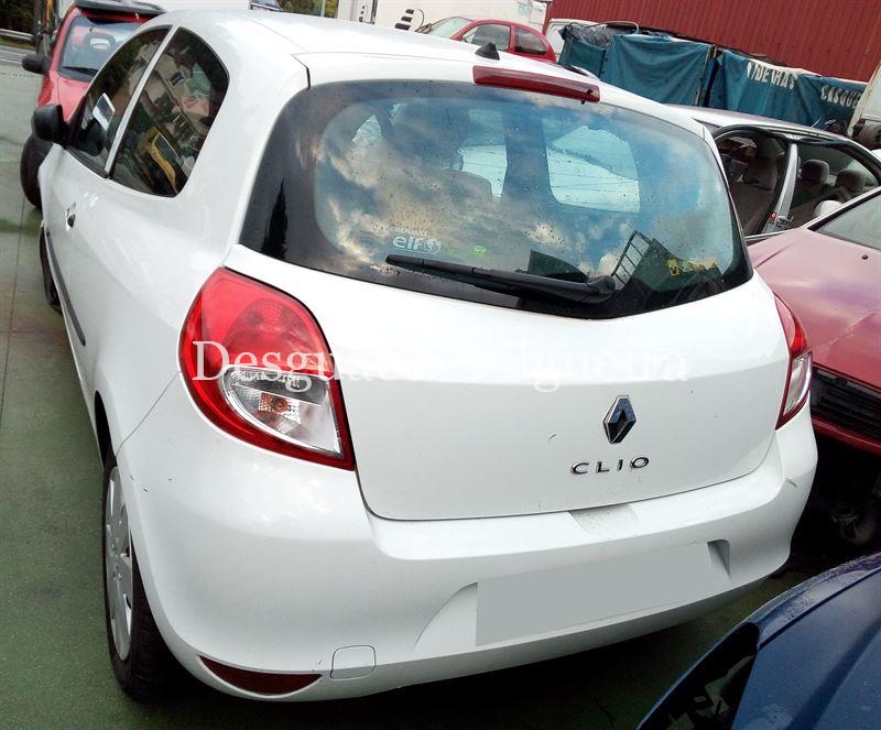 Accesorios coche interior renault clio Recambios y accesorios de coches de  segunda mano