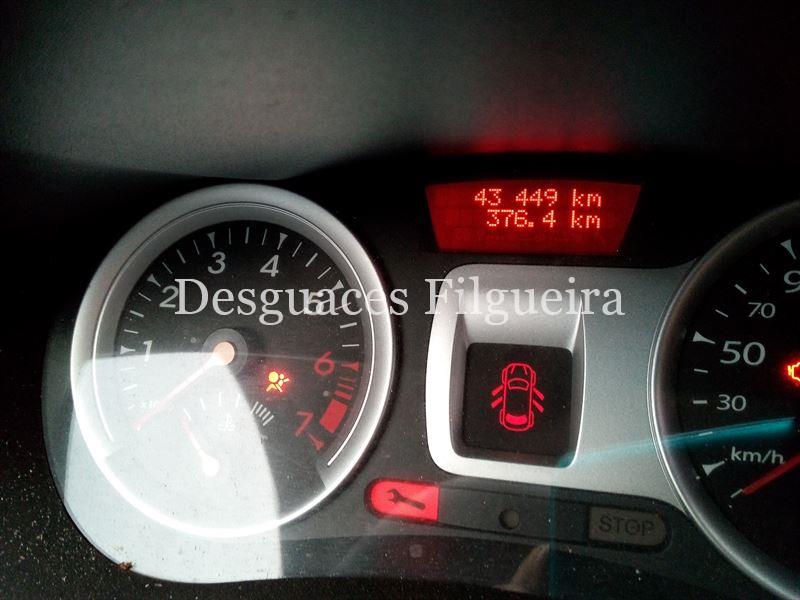 Despiece Renault Clio III 1. 2 16V - Imagen 3