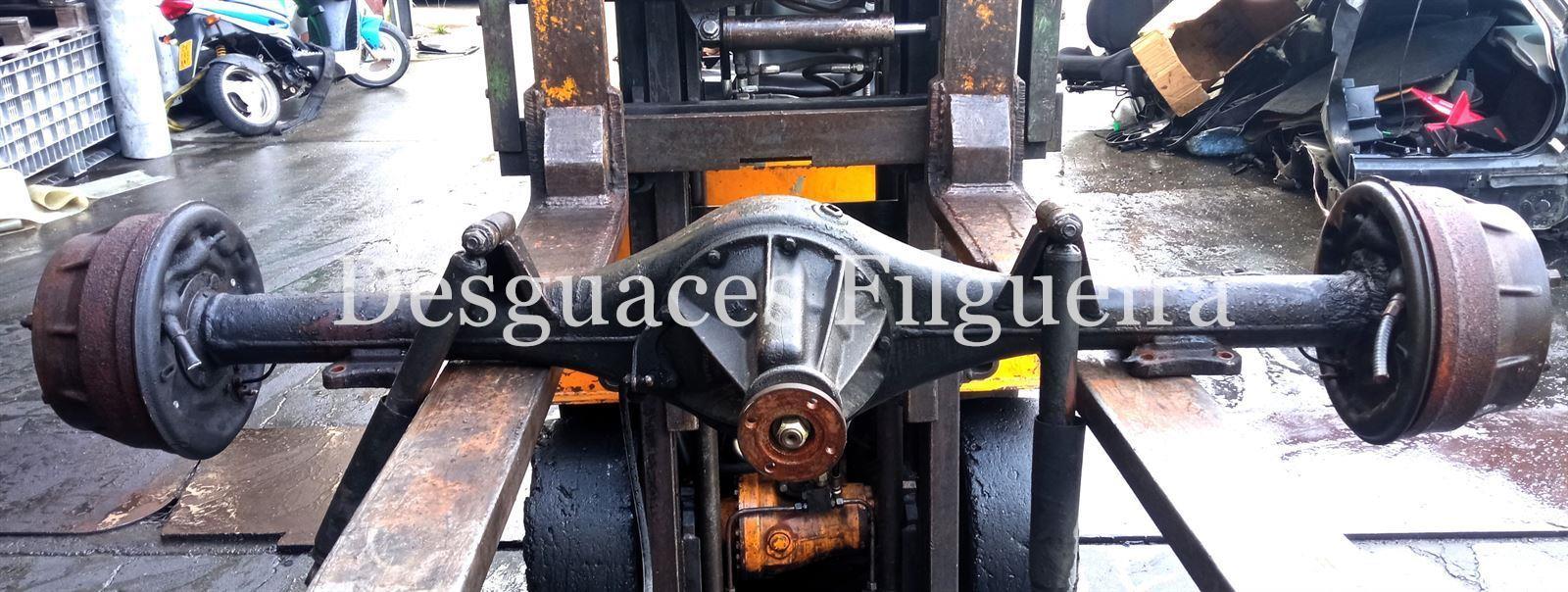 Eje trasero de Nissan Trade 2.0 D, 65 cv. código de motor: LD20.II.E, año 1992. - Imagen 1