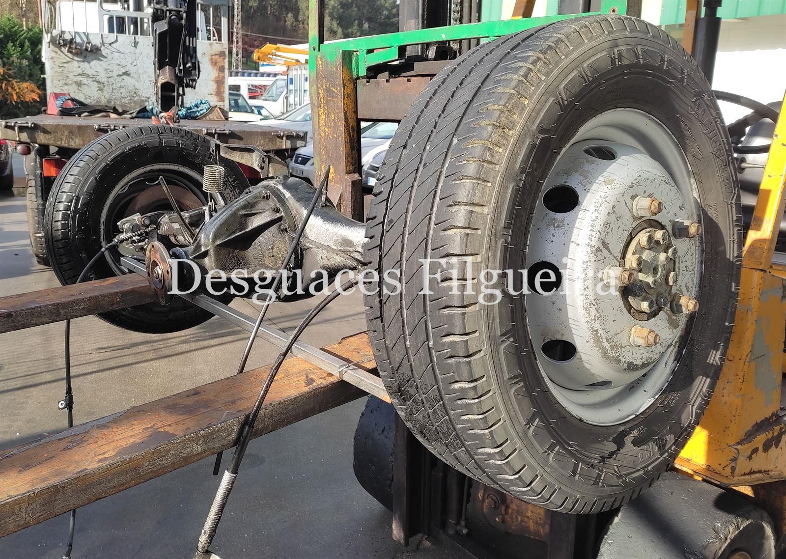 Eje trasero Nissan Cabstar 2.5 D YD25 3831169840 rueda sencilla - Imagen 1