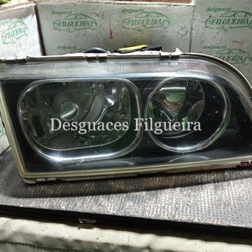 Faro delantero derecho xenon Volvo V40 Familiar - Imagen 1