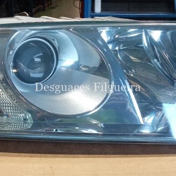 Faro derecho xenon Skoda Octavia Combi 2.0 TDI RS - Imagen 1