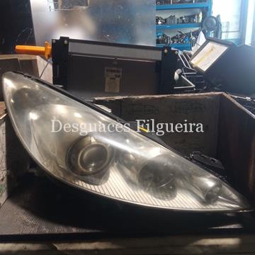 Faro xenon de derecho de Peugeot 308 2.0 HDi, 136 cv, 2.0 HDi, código de motor RHR, año 2008. - Imagen 1