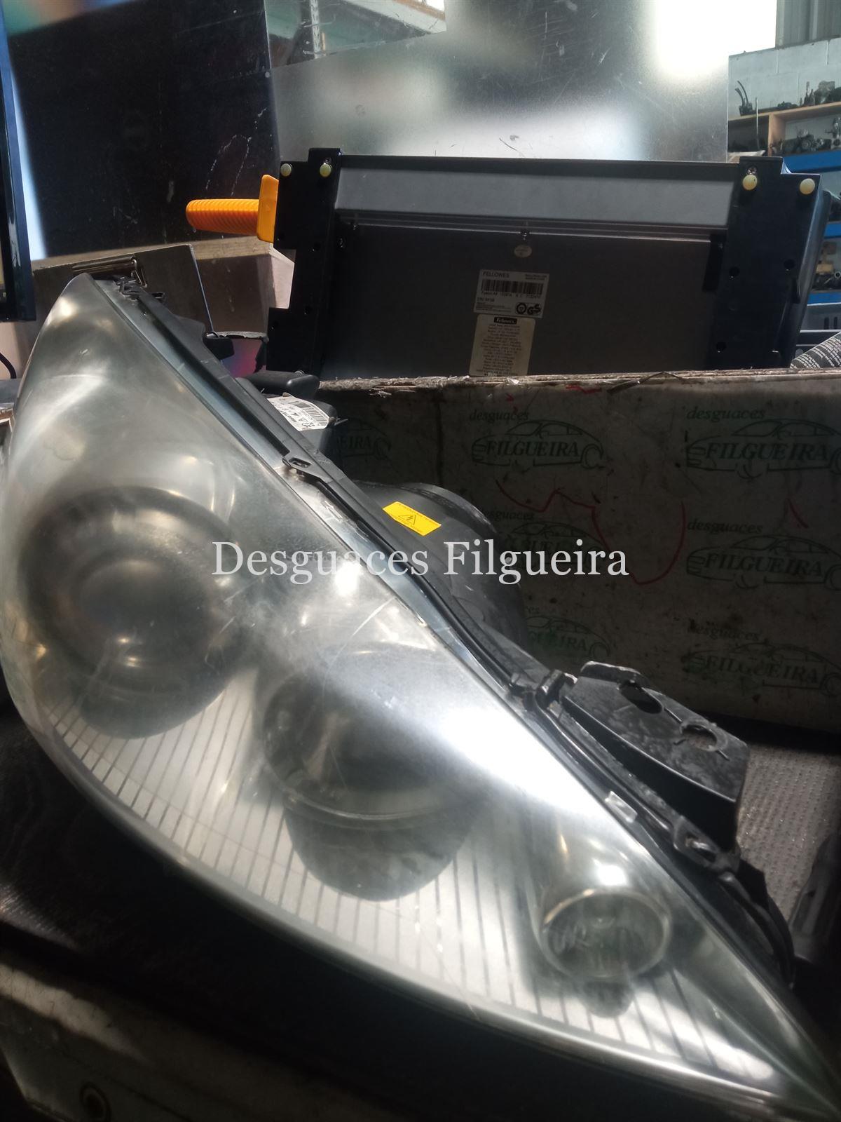 Faro xenon de derecho de Peugeot 308 2.0 HDi, 136 cv, 2.0 HDi, código de motor RHR, año 2008. - Imagen 2