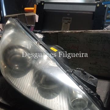 Faro xenon de derecho de Peugeot 308 2.0 HDi, 136 cv, 2.0 HDi, código de motor RHR, año 2008. - Imagen 2