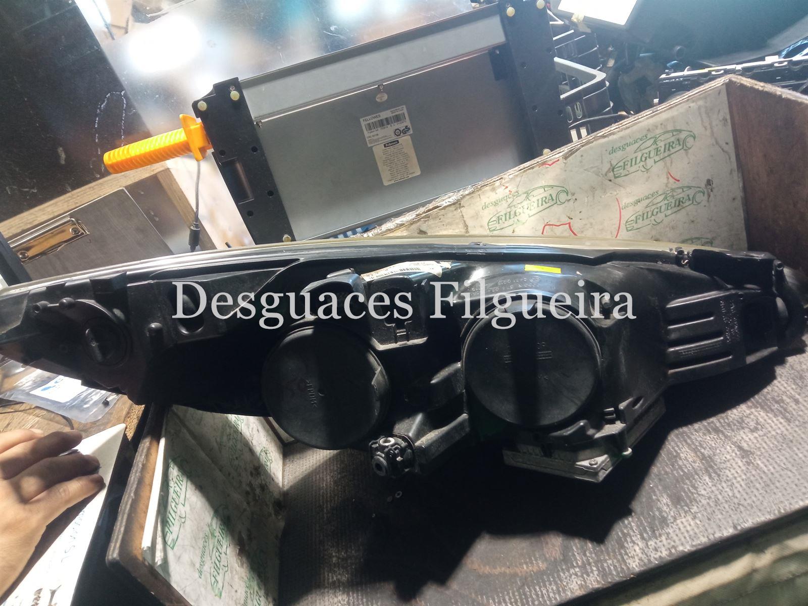 Faro xenon de derecho de Peugeot 308 2.0 HDi, 136 cv, 2.0 HDi, código de motor RHR, año 2008. - Imagen 3