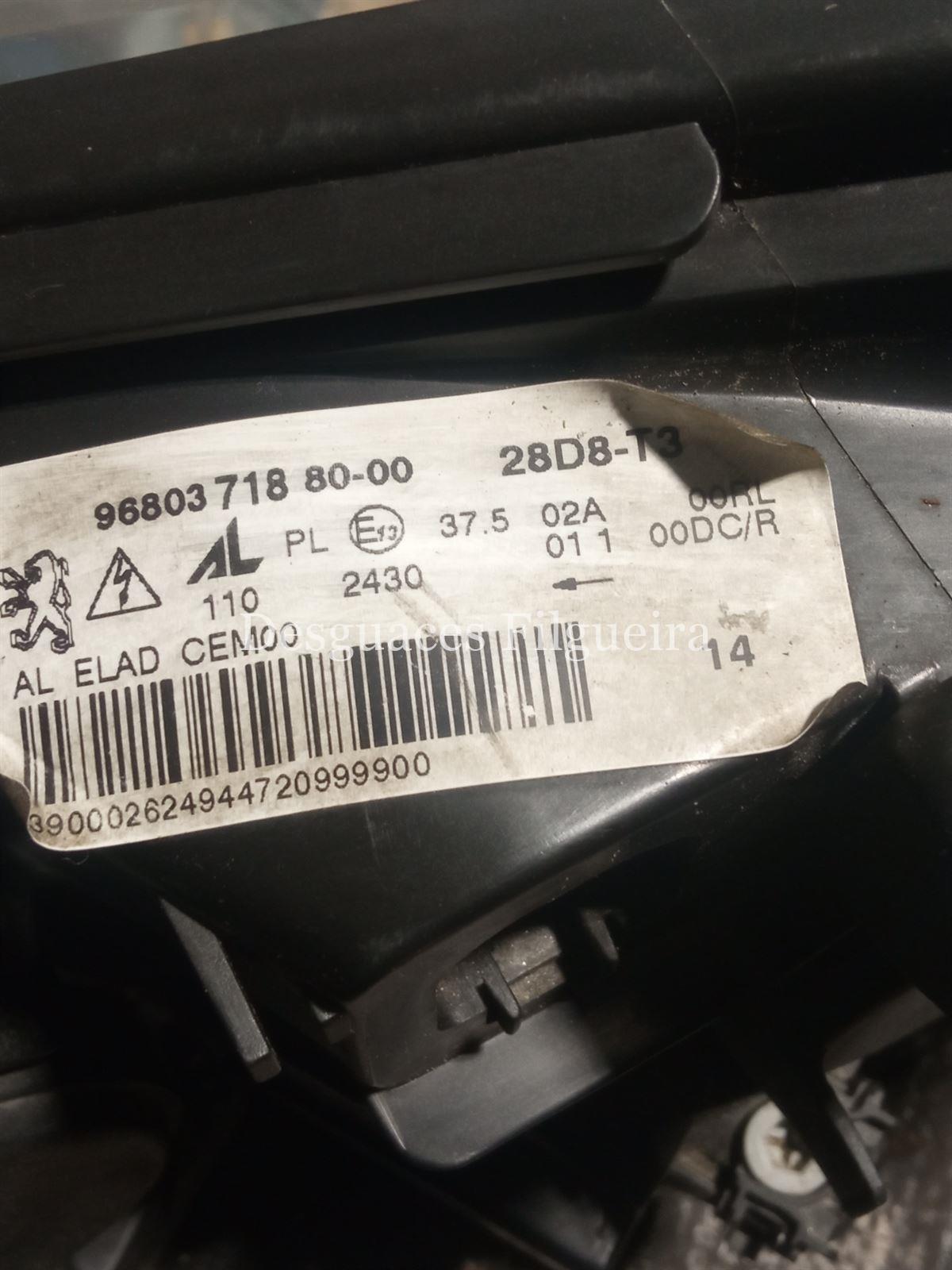 Faro xenon de derecho de Peugeot 308 2.0 HDi, 136 cv, 2.0 HDi, código de motor RHR, año 2008. - Imagen 6