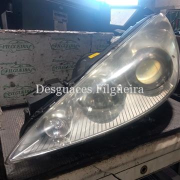 Faro xenon izquierdo de Peugeot 308 2.0 HDi, 136 cv, código de motor RHR, año 2008. - Imagen 2