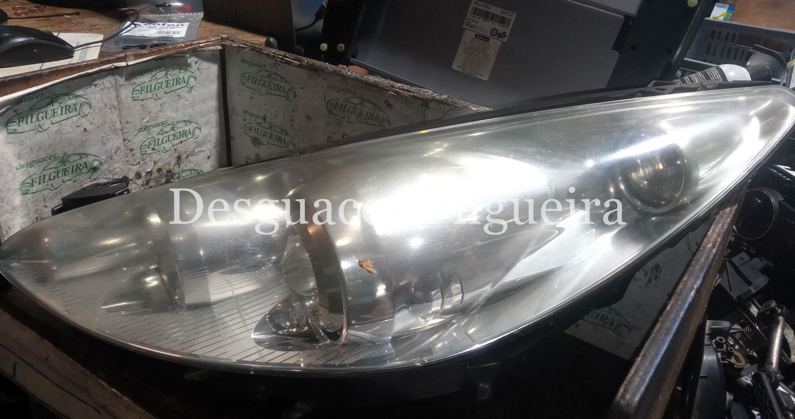 Faro xenon izquierdo de Peugeot 308 2.0 HDi, 136 cv, código de motor RHR, año 2008. - Imagen 3