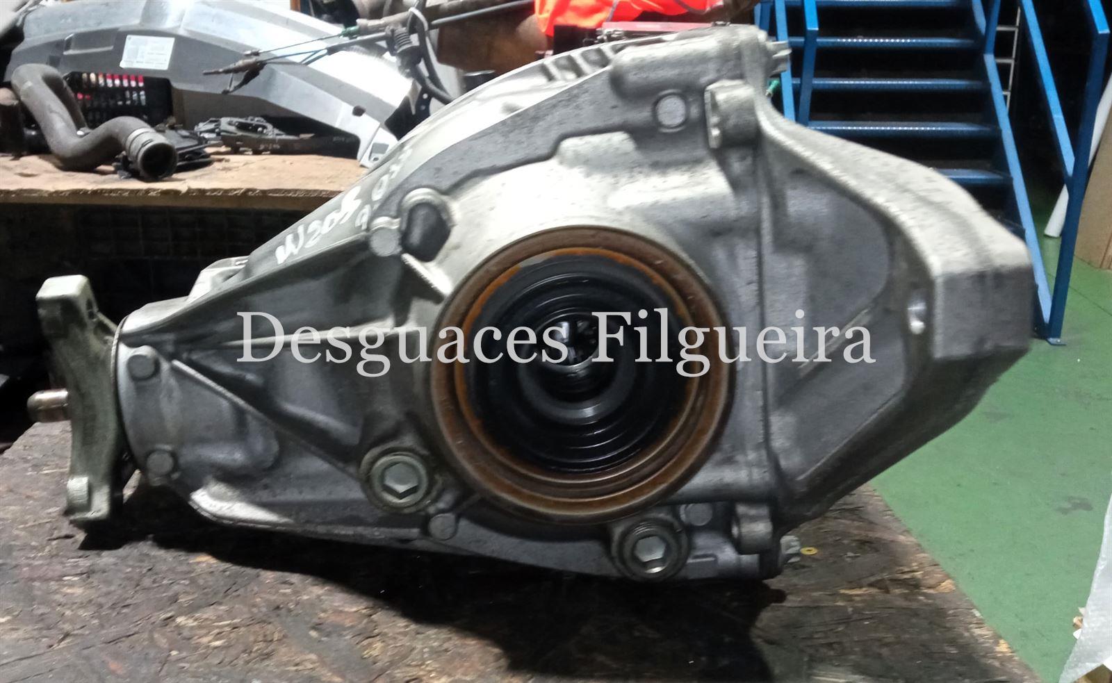 Grupo diferencial trasero de Mercedes-Benz Clase C W205, híbrido suave C200, 197 cv, código de motor 264.915, año 2019. - Imagen 4