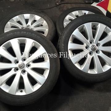 Juego de llantas de Astra J Berlina 1.7 Cosmo 16V CDTI, 110 cv, 215/50R17, año 2012 - Imagen 1