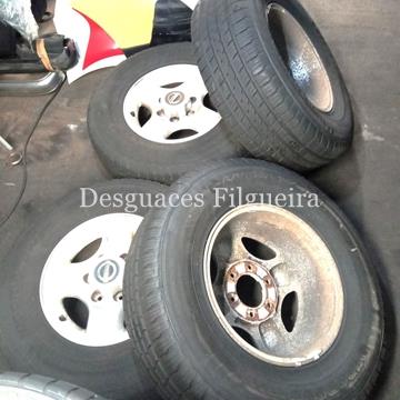 Juego de llantas de Nissan Navara Pickup 2.5 TDI D22, año 2005. - Imagen 1