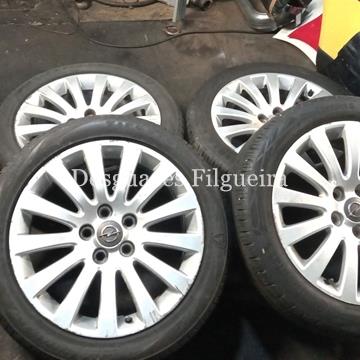 Juego de llantas de Opel Astra J Sport Tourer 1.6, 136 cv, año 2016. 245/45R18 - Imagen 1