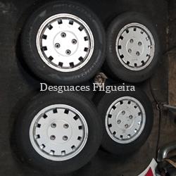 Juego de llantas de Peugeot 205 II, año 1989, ref: 165/70R13. - Imagen 1
