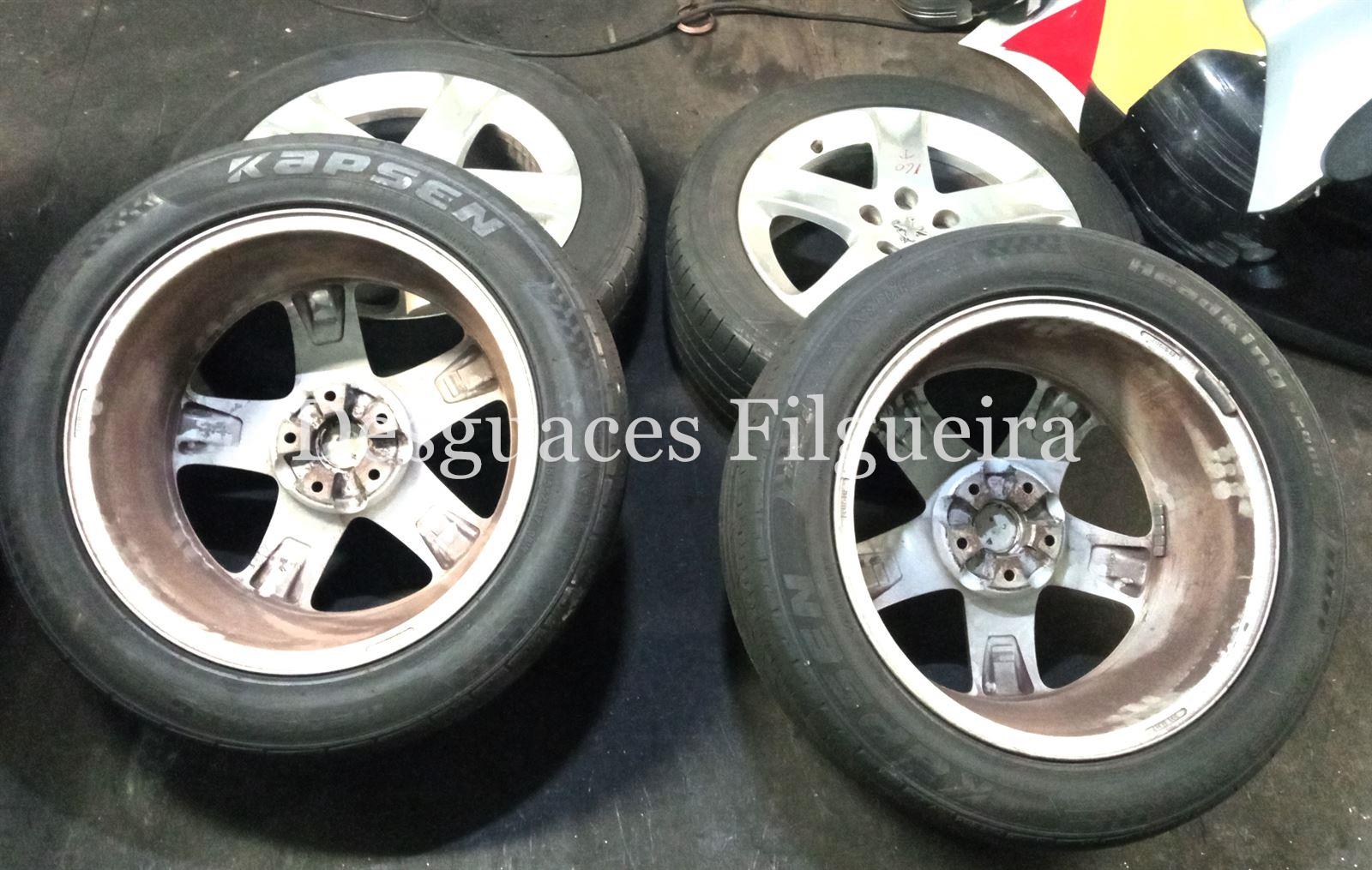 Juego de llantas de Peugeot 407 2.0 HDi, 136cv, 215/55R17, año 2004 - Imagen 1