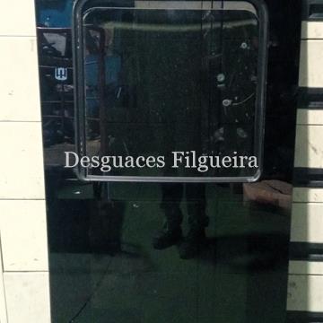 Luna lateral delantera izquierda de Volkswagen Transporter Furgón T5, 1.9 TDI, 102 cv, código de motor BRS, año 2008. - Imagen 1