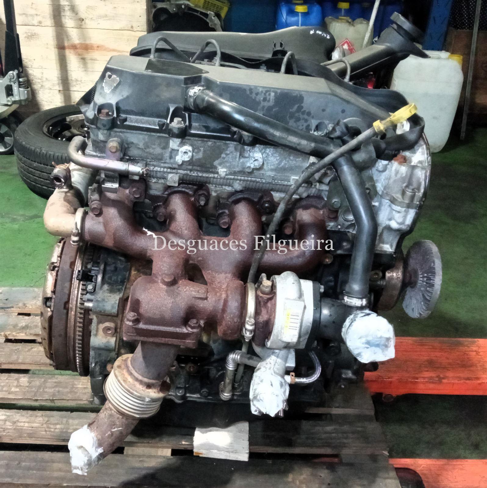 Motor completo de Ford Transit Furgón 2.4 DI, 90 cv, código de motor D2FA, año 2001. - Imagen 4