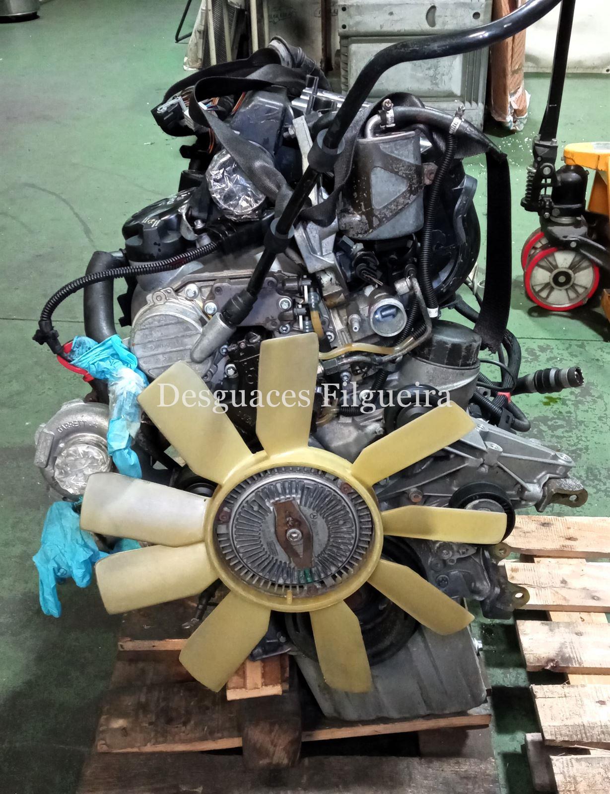 Motor completo de Mercedes-Benz Sprinter 3-t Furgón, 313 CDI, 129 cv, código de motor 611981, año 2006. - Imagen 3