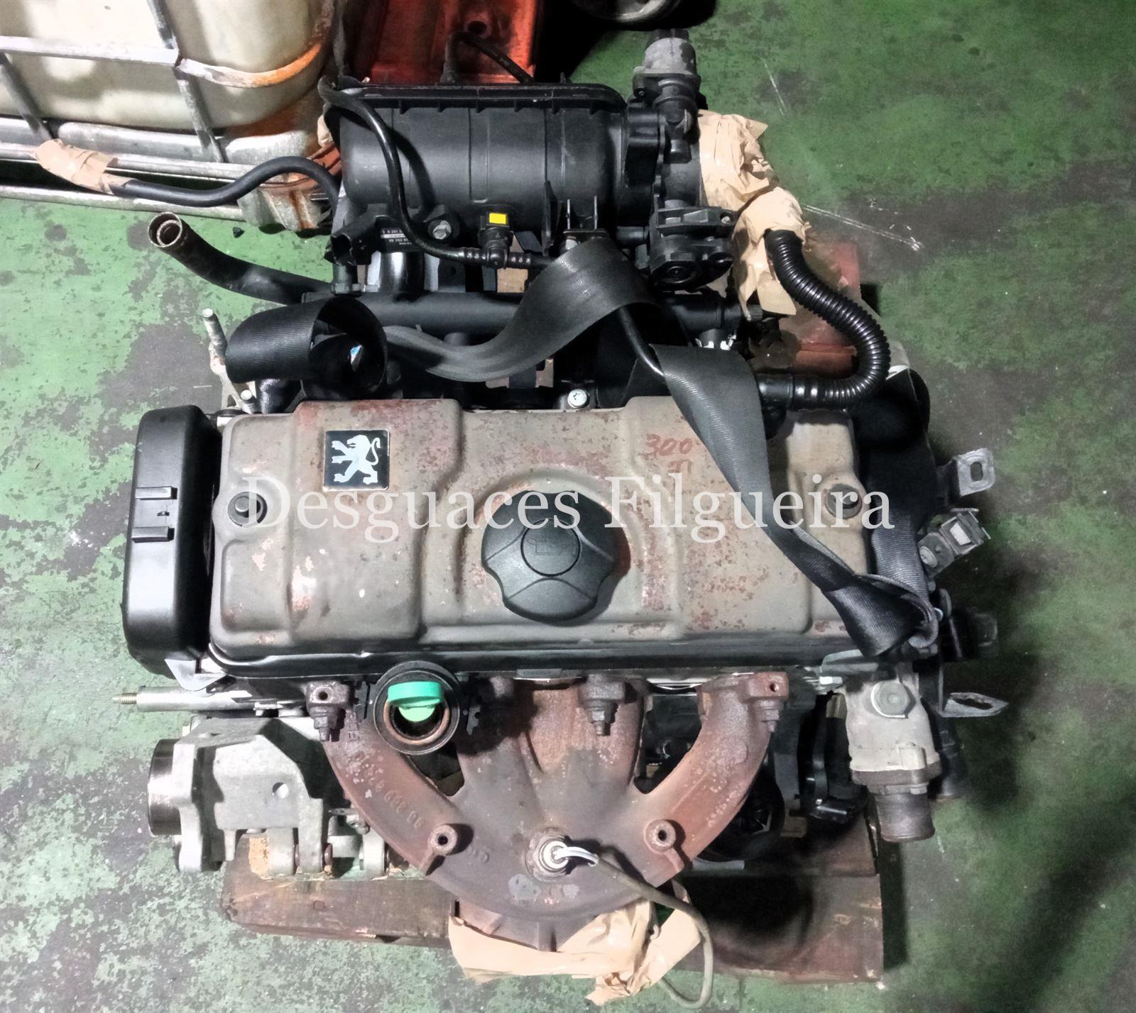 Motor completo de Peugeot  206, 1.4 i, 75 cv, código de motor: KFW, año 2001. - Imagen 5