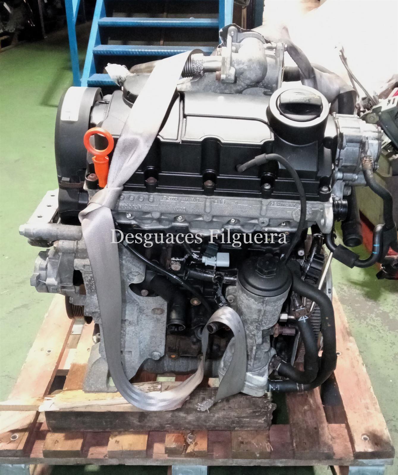 Motor completo de Volkswagen Transporter Furgón T5, 1.9 TDI, 102 cv, código de motor BRS, año 2008. - Imagen 5