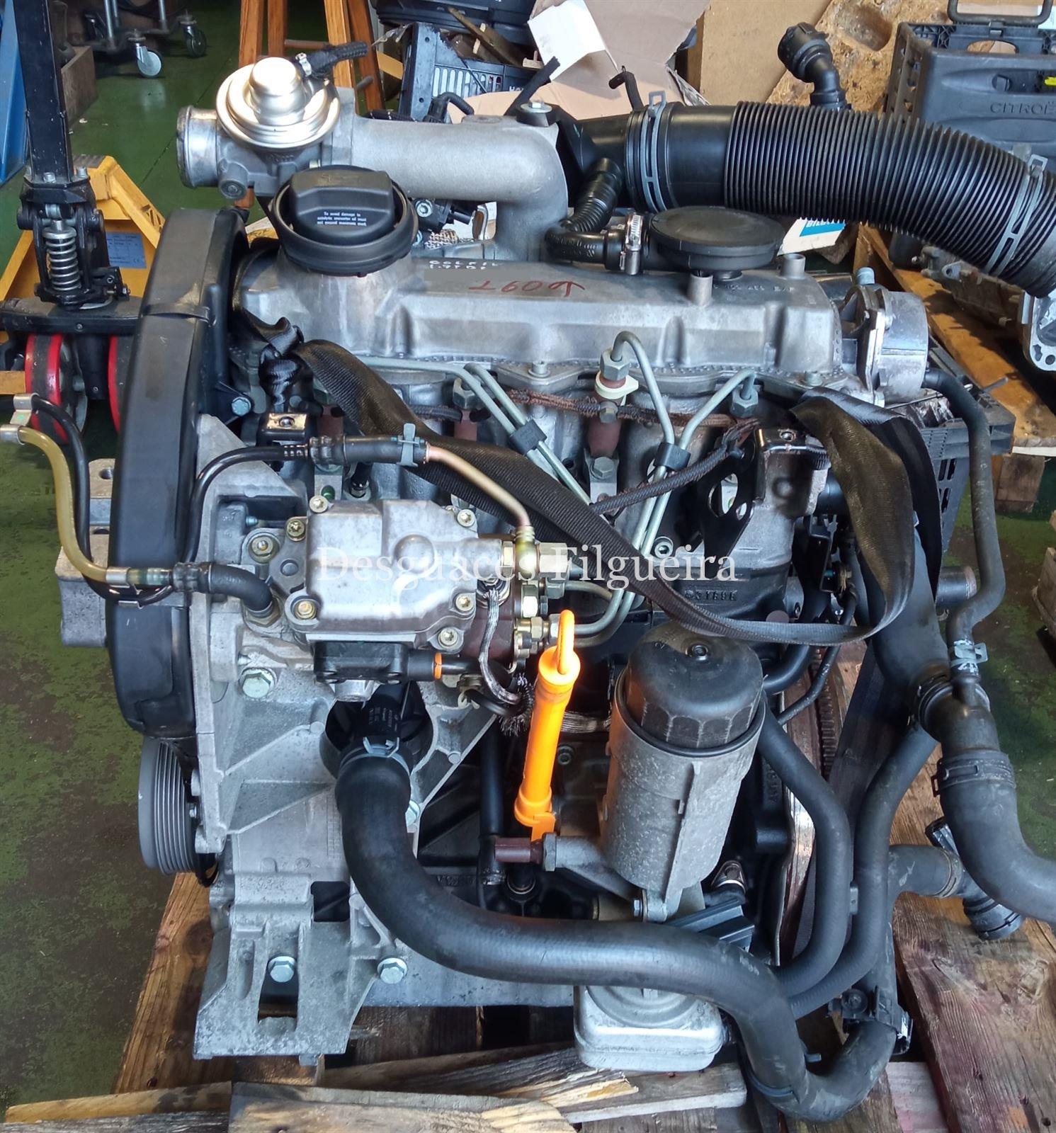 Motor completo Volkswagen Golf IV 1.9 TDI AGR - Imagen 2