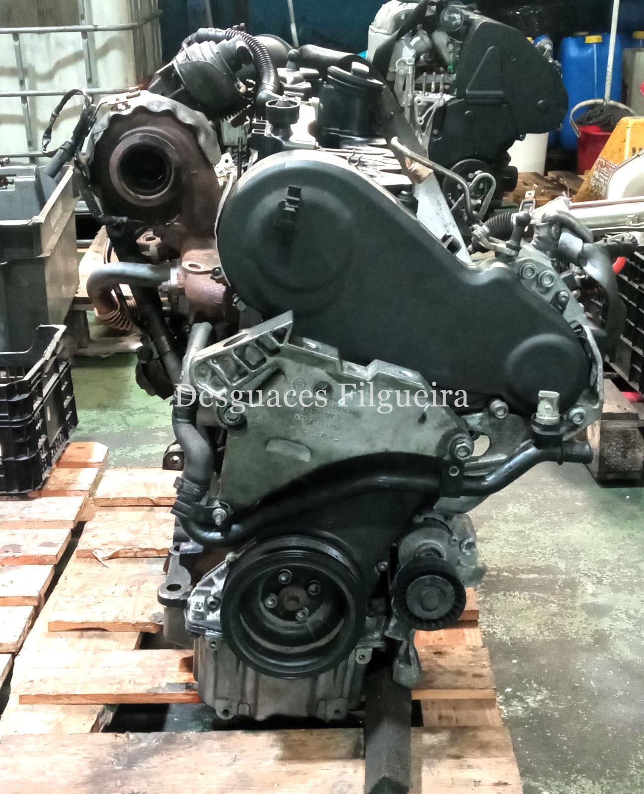 Motor de Volkswagen Golf VI, 1.6 TDI, 106 cv, código de motor CAY, año 2010. - Imagen 9