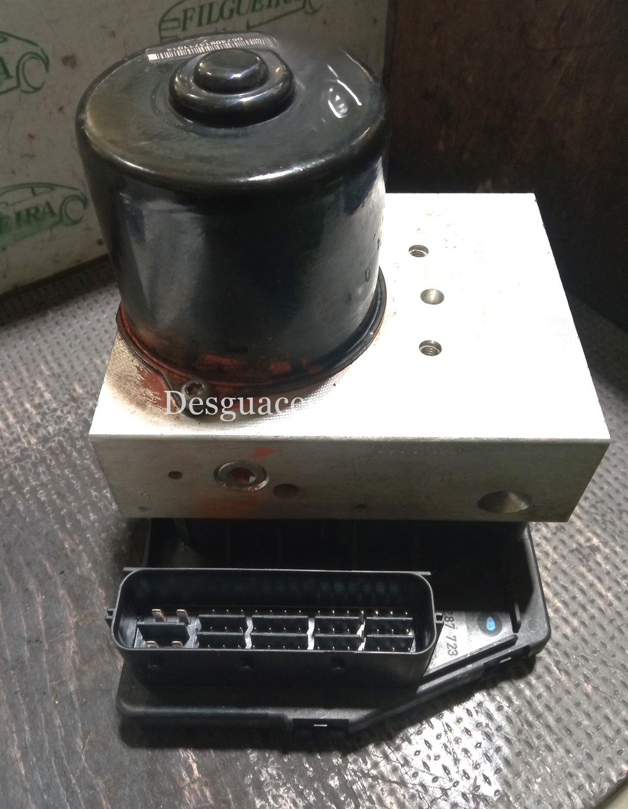 Nucleo ABS de Mercedes-Benz Clase C Sportcoupe 2.2 C 220 CDI, 143 cv, código de motor 611.962, año 2007. - Imagen 1