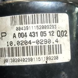 Nucleo ABS de Mercedes-Benz Clase C Sportcoupe 2.2 C 220 CDI, 143 cv, código de motor 611.962, año 2007. - Imagen 2