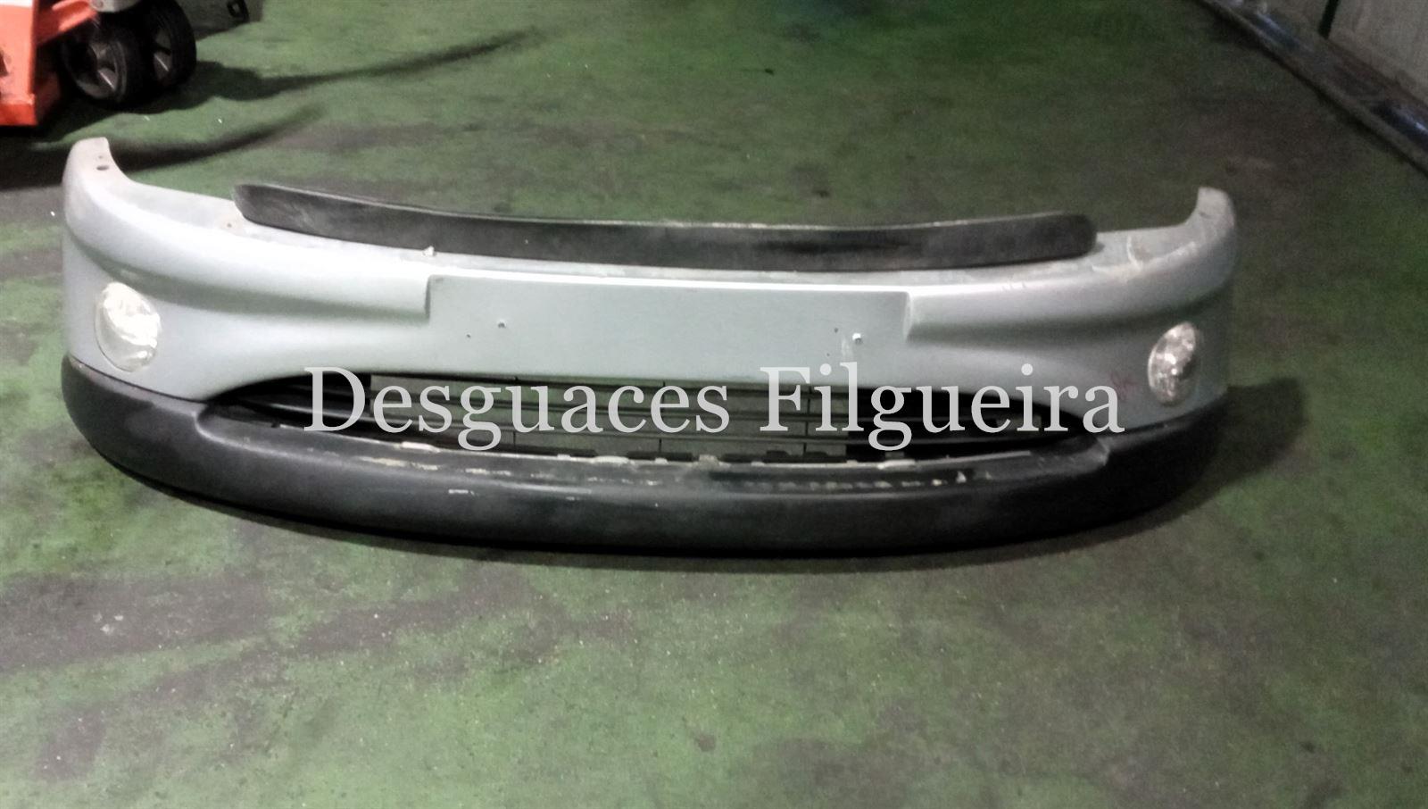 Paragolpes delantero de Peugeot 206, 1.4 i, año 2002. - Imagen 1