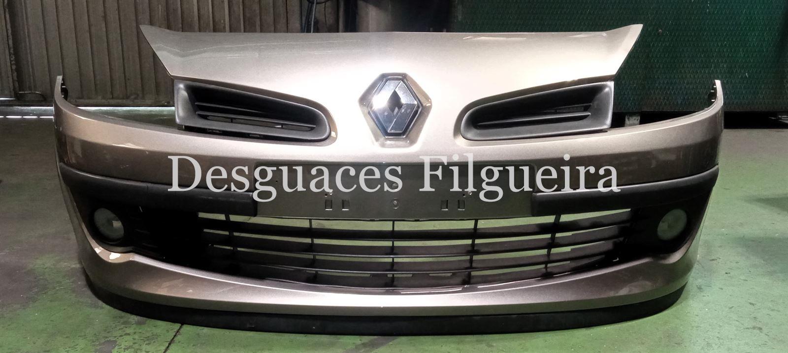Paragolpes delantero de Renaul Clio III 1.5 dci, 5 puertas, año 2007 - Imagen 1