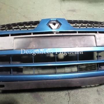 Paragolpes delantero de Renault Clio II fASE i, 1.2 16 V, 75 cv, código de motor D4F 712, año 2001. - Imagen 1