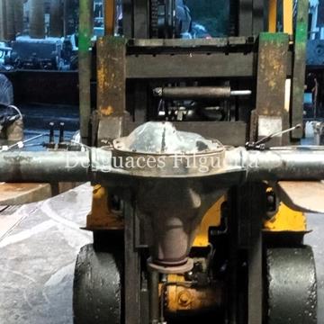 Puente trasero de Ford Transit Furgón 2.4 DI, 90 cv, código de motor D2FA, año 2001. - Imagen 1