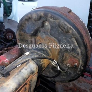 Puente trasero de Ford Transit Furgón 2.4 DI, 90 cv, código de motor D2FA, año 2001. - Imagen 2