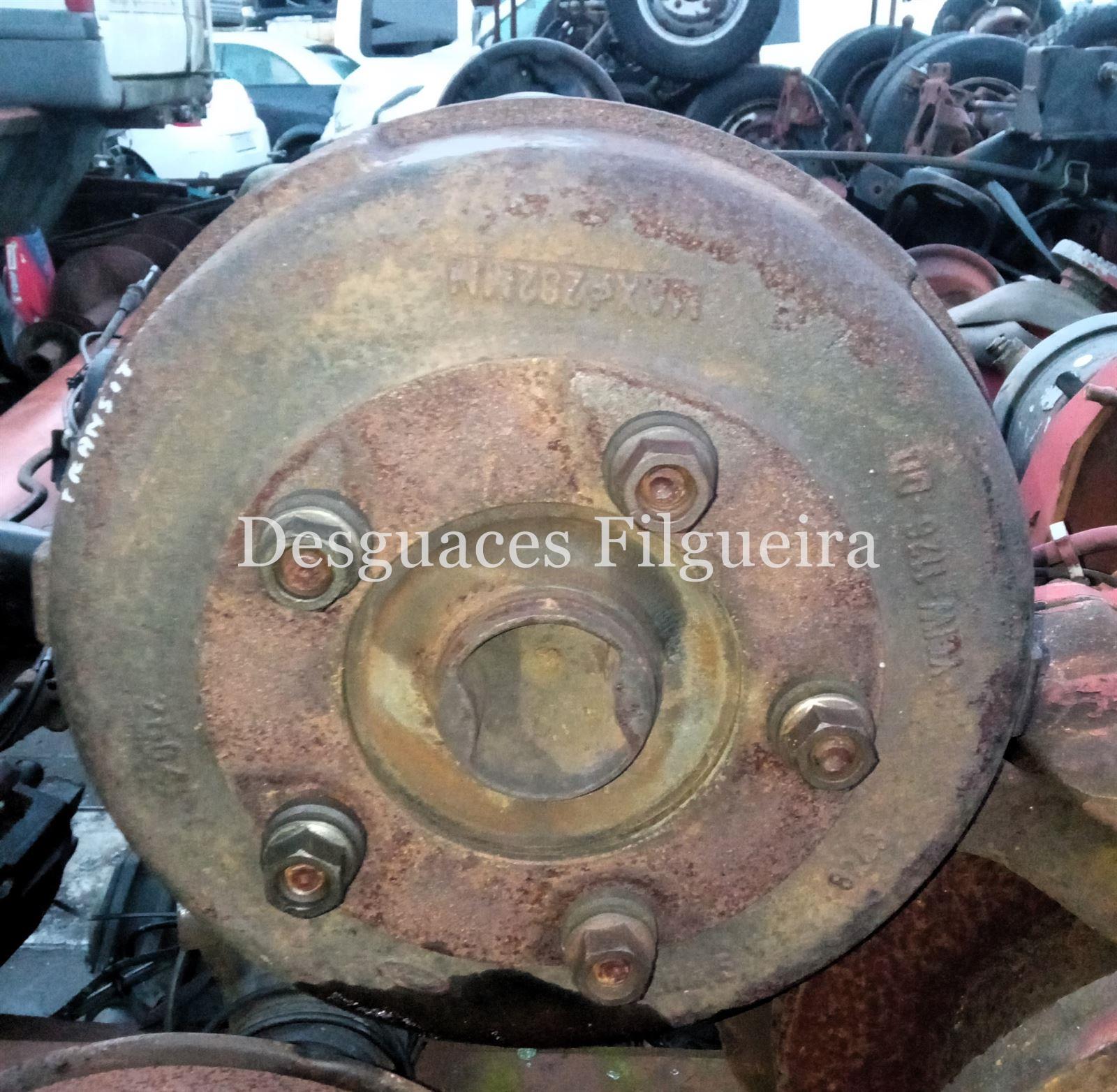 Puente trasero de Ford Transit Furgón 2.4 DI, 90 cv, código de motor D2FA, año 2001. - Imagen 3