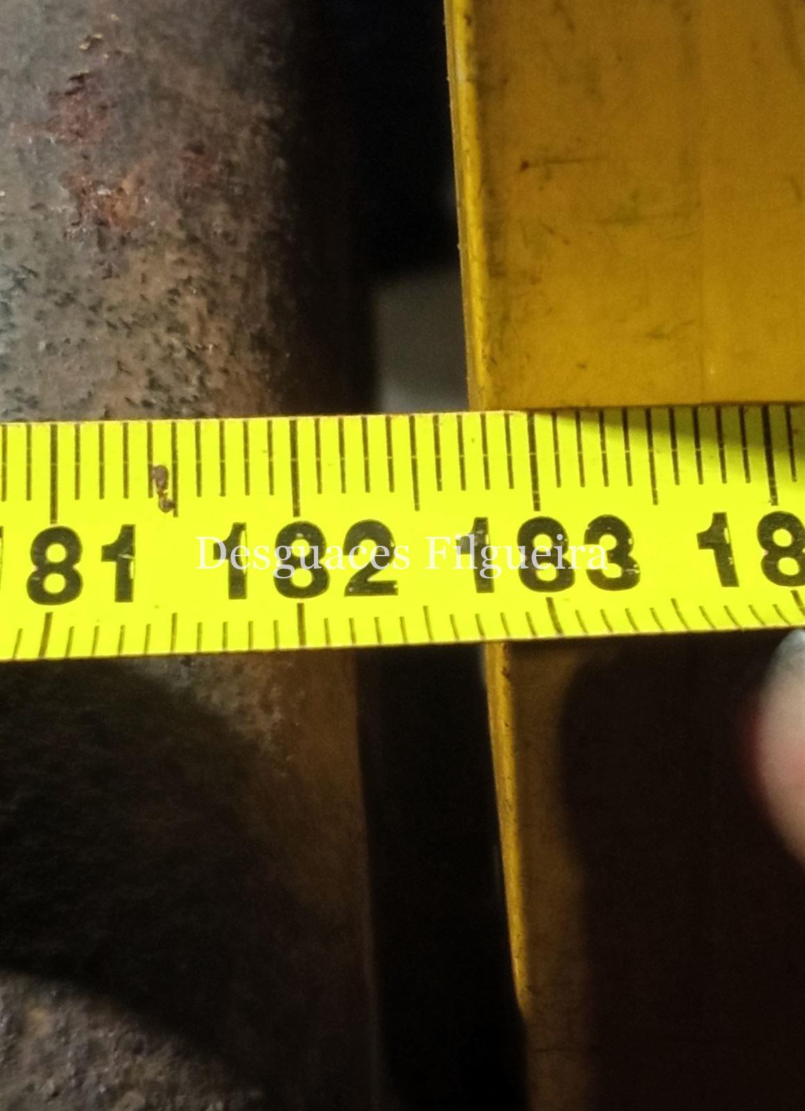 Puente trasero de Ford Transit Furgón 2.4 DI, 90 cv, código de motor D2FA, año 2001. - Imagen 4