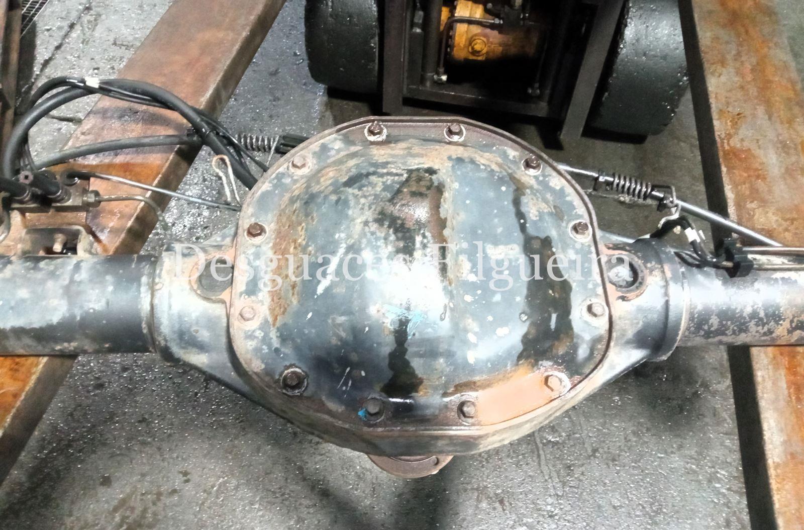 Puente trasero de Ford Transit Furgón 2.4 DI, 90 cv, código de motor D2FA, año 2001. - Imagen 7