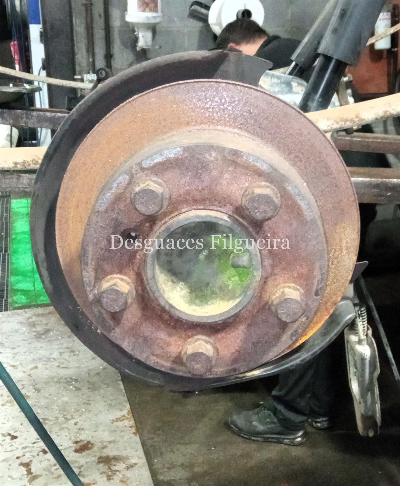 Puente trasero de Mercedes-Benz Spritner 2-t Furgón 211 CDI, 109 cv, código de motor 611981, año 2002. - Imagen 5