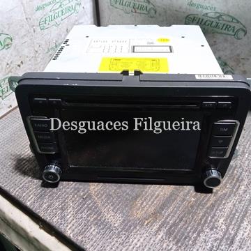 Radio/ CD con bluetooth y pantalla táctil Volkswagen Golf VI 2.0 TDI CBDC - Imagen 2