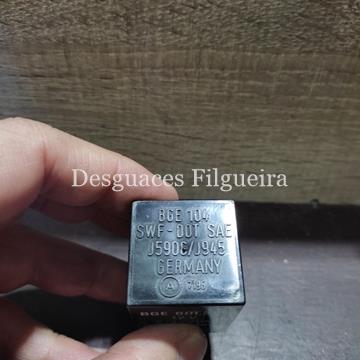 Relé de intermitentes Mercedes 240D W123 0008210963 BGE 601.359 - Imagen 2