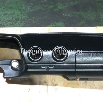 Salpicadero de Mercedes-Benz W 123, 300 D, 88 cv, código de motor OM 617.912, año 1981. - Imagen 1