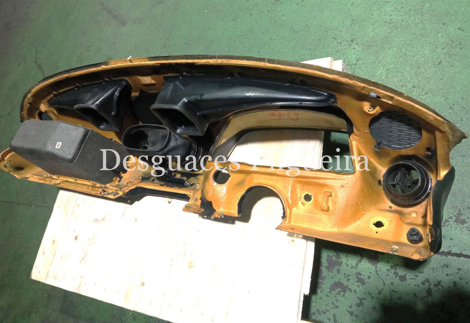 Salpicadero de Mercedes-Benz W 123, 300 D, 88 cv, código de motor OM 617.912, año 1981. - Imagen 2