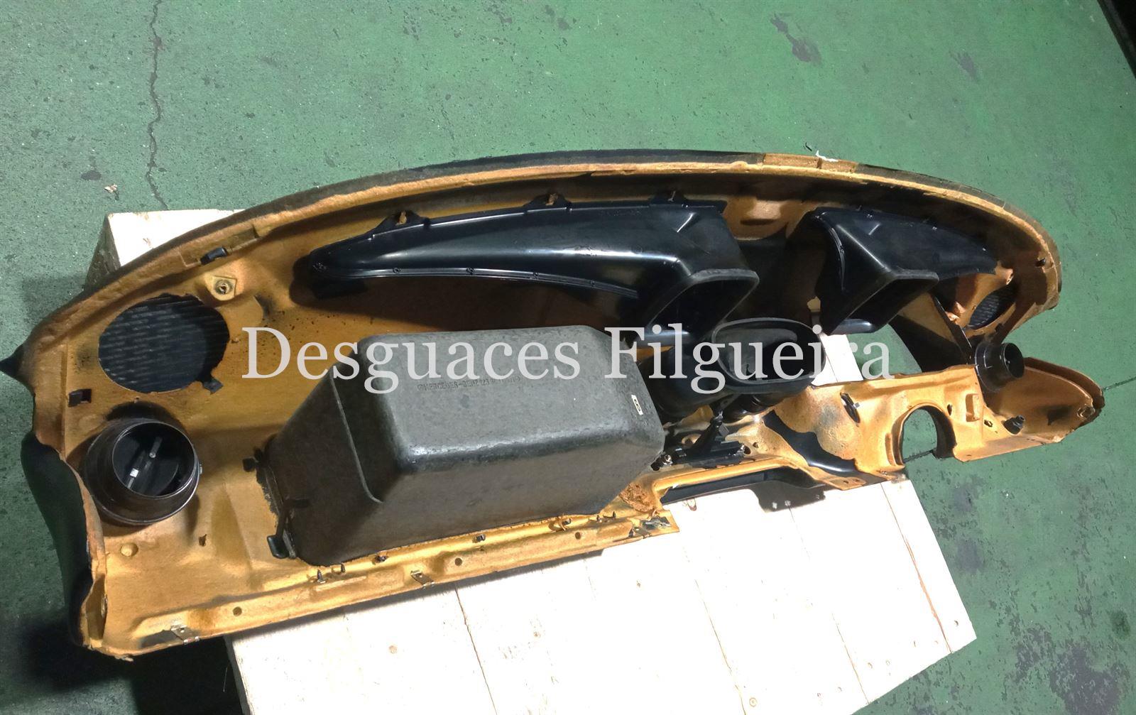 Salpicadero de Mercedes-Benz W 123, 300 D, 88 cv, código de motor OM 617.912, año 1981. - Imagen 3