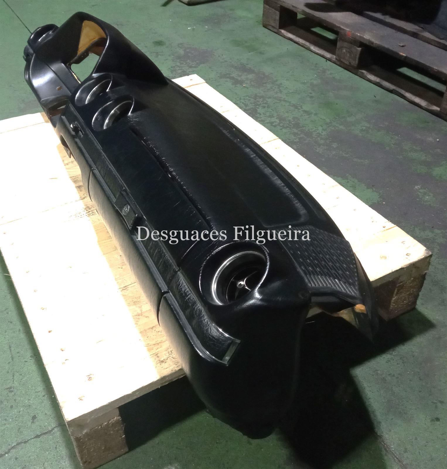 Salpicadero de Mercedes-Benz W 123, 300 D, 88 cv, código de motor OM 617.912, año 1981. - Imagen 8