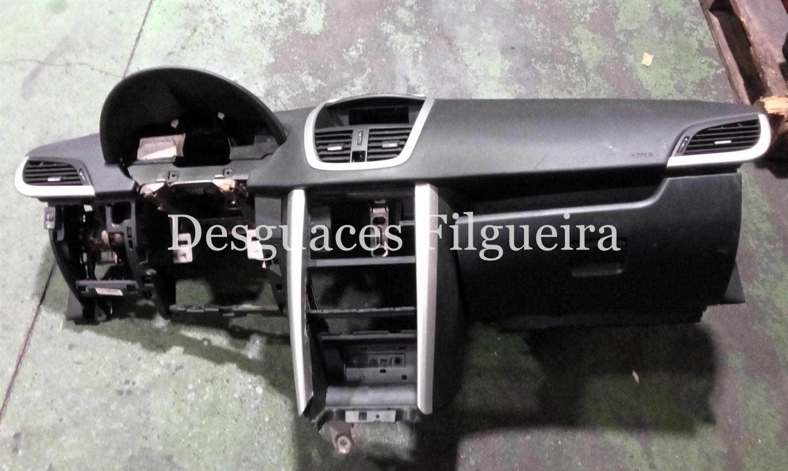 Salpicadero de Peugeot 207 +, 1.4 HDI, 68cv, código de motor 8H01, año 2013. - Imagen 1