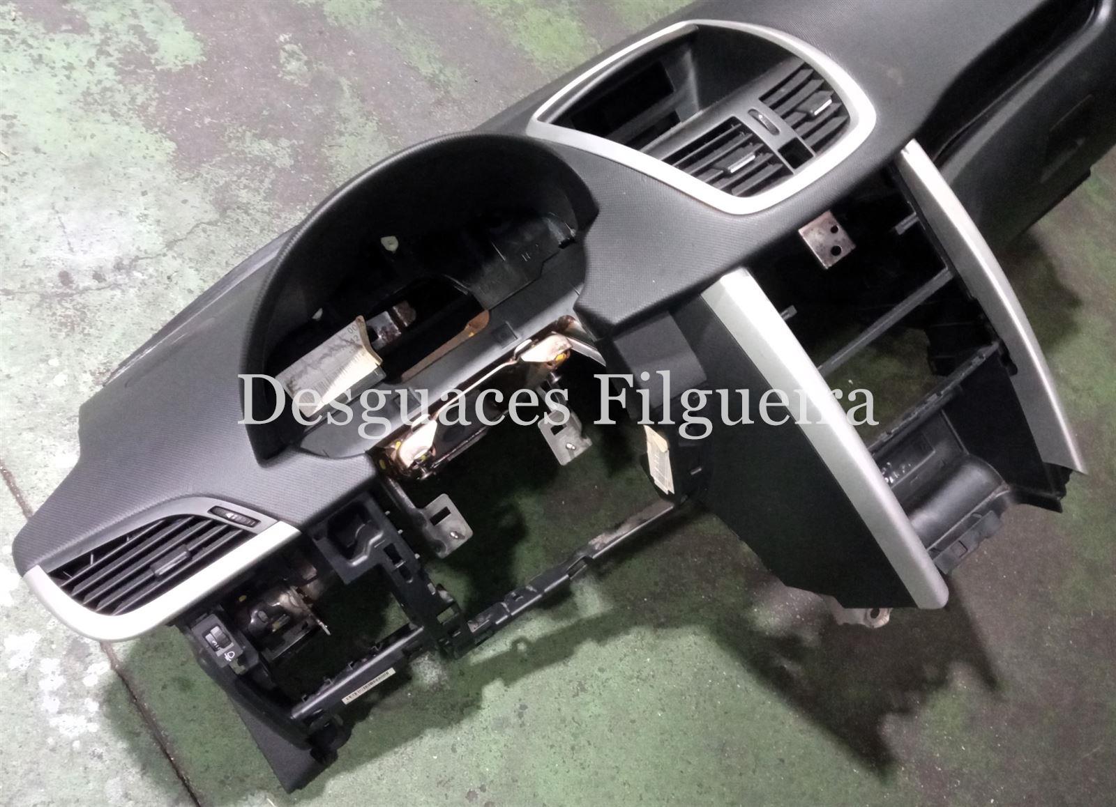 Salpicadero de Peugeot 207 +, 1.4 HDI, 68cv, código de motor 8H01, año 2013. - Imagen 9