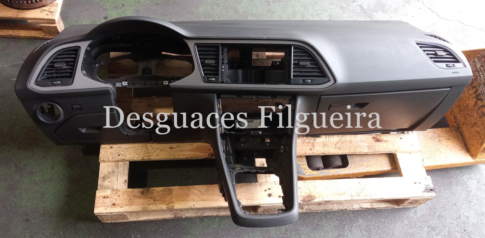 Salpicadero Seat Leon ST 2.0 TDI 2016 con airbag y guantera - Imagen 1
