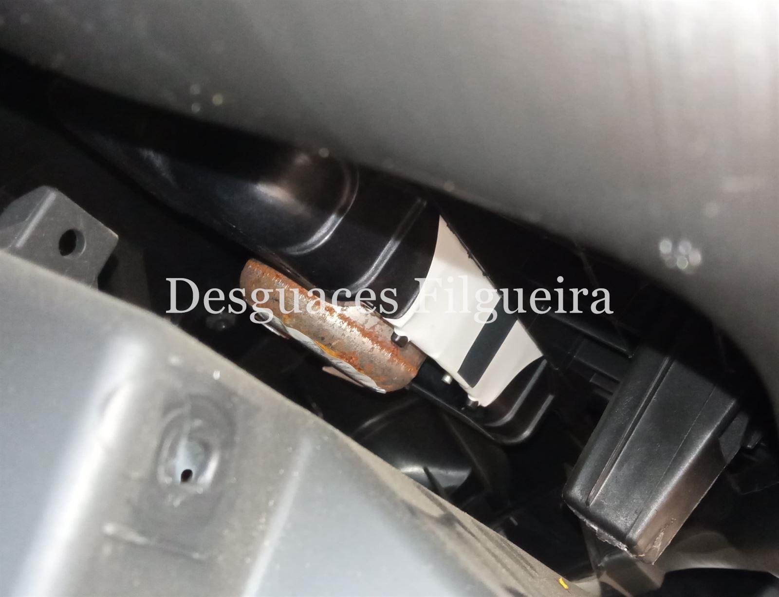 Salpicadero Seat Leon ST 2.0 TDI 2016 con airbag y guantera - Imagen 3