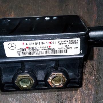 Sensor ESP de Mercedes-Benz Clase C W203, 2.2 220 CDI, 143 cv, código de motor 611.962, año 2004. - Imagen 1
